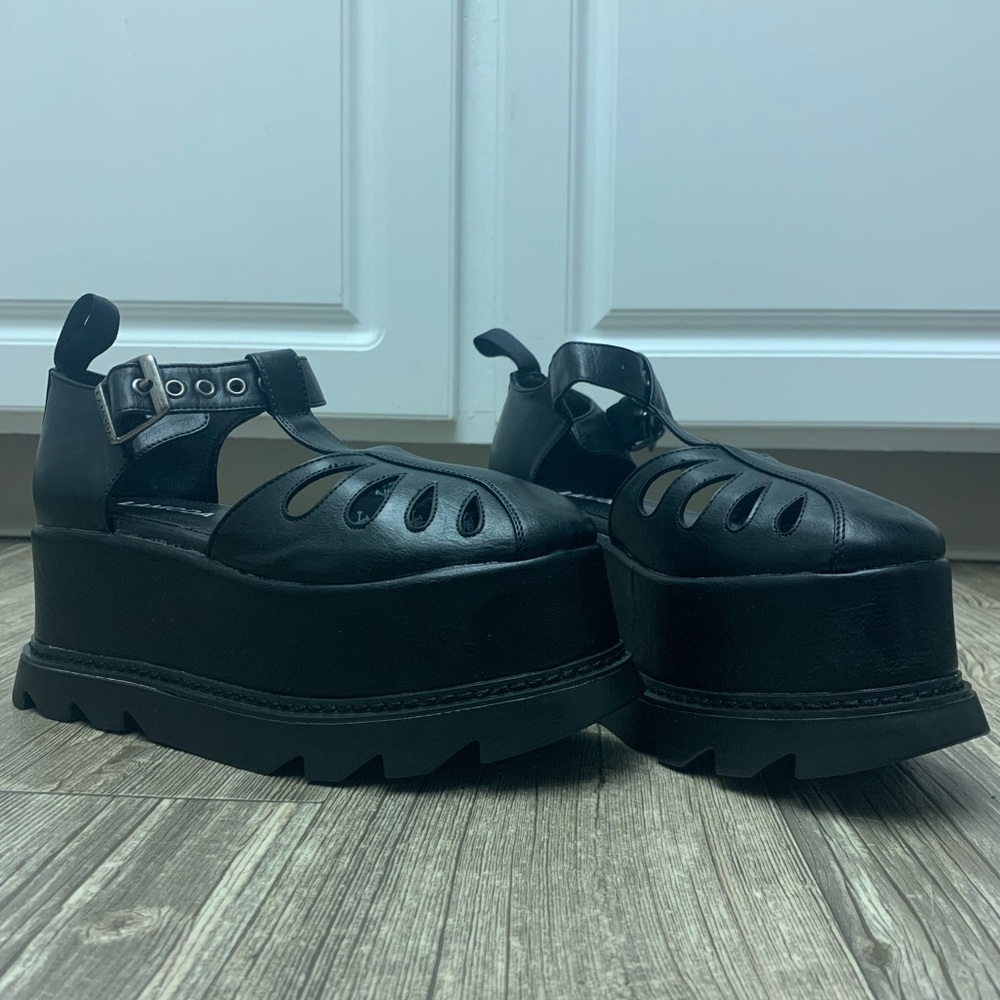 🚫SOLD🚫 🖤 LAMODA SAILING AWAY PLATFORM DOLLY SHOES🖤